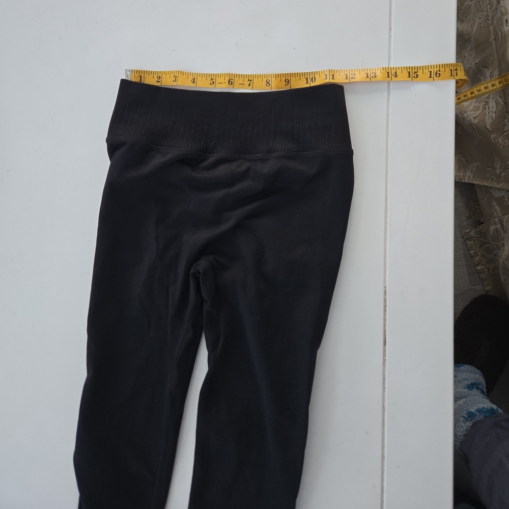 Women's Black leggings and cropped shirt size small - Picture 3 of 11